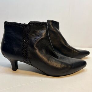 Rockport Women's Black Leather Ankle Boots with Kitten Heel